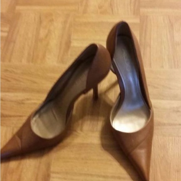 Shoes - Picture 4 of 4